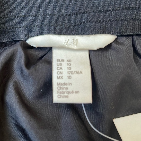 Floral embroidered maxi skirt sheer w/ opaque lining. - Picture 2 of 2